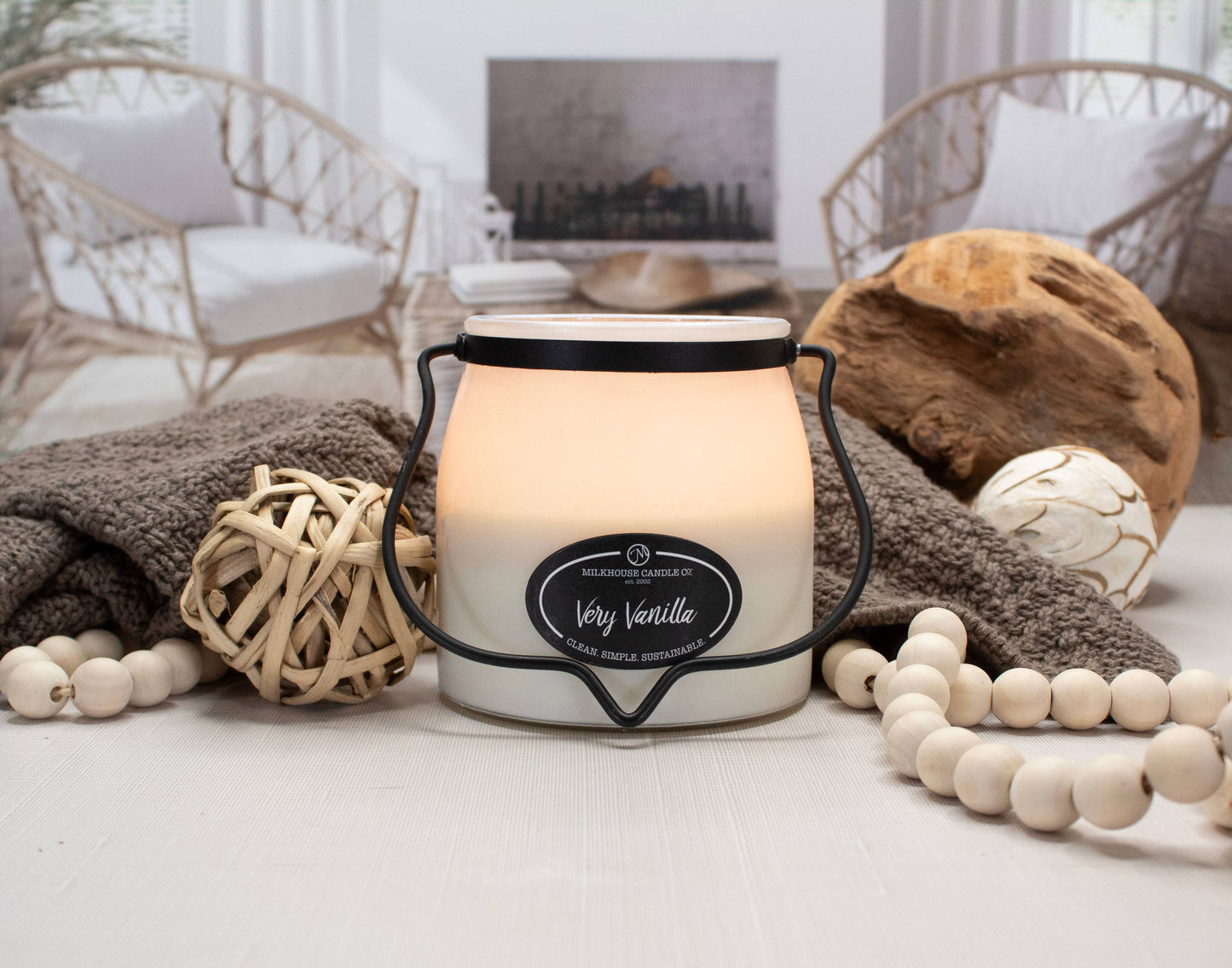 Candle 16 oz Very Vanilla