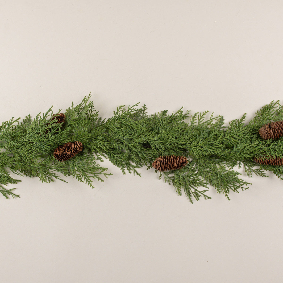 CEDAR W/ PINECONE GARLAND
